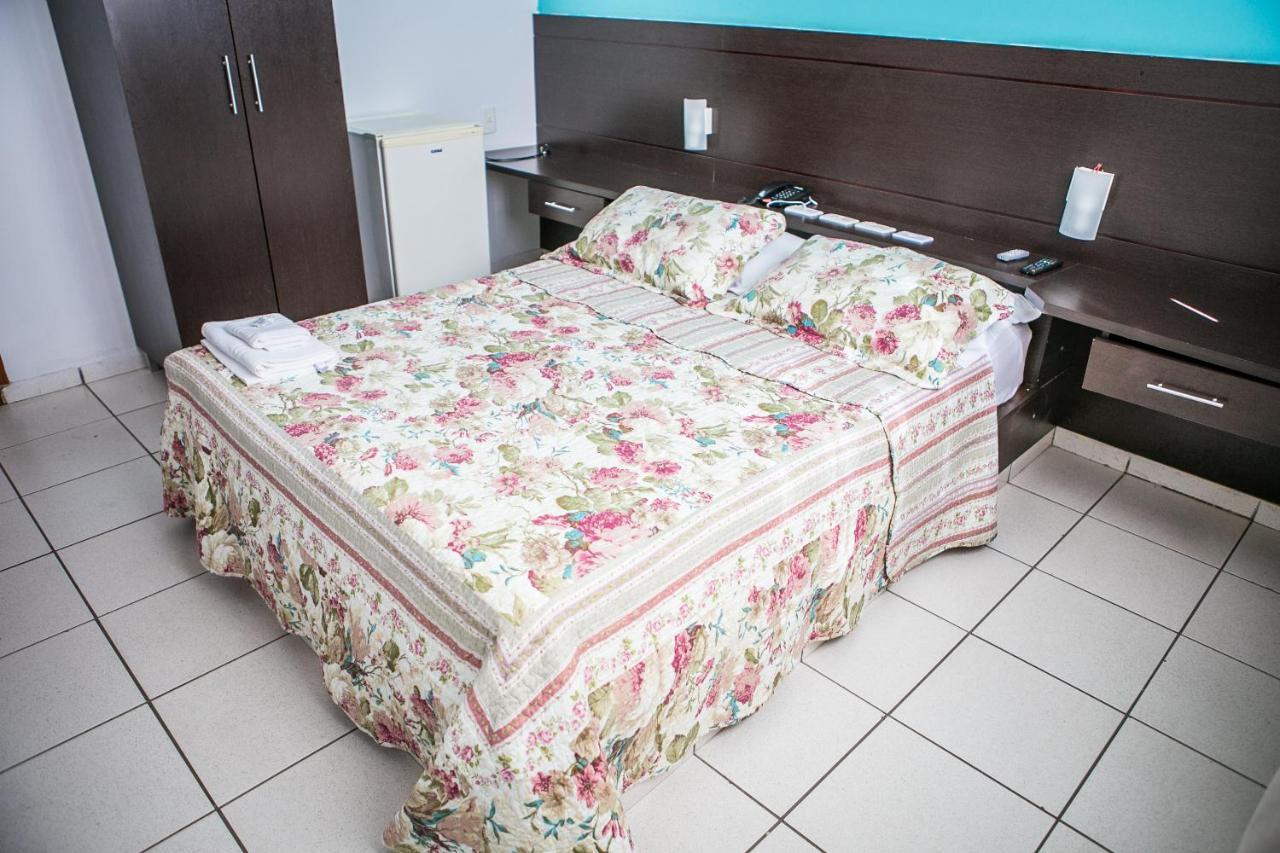 Novo Hotel Cadore Executivo Minacu Екстер'єр фото